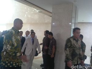 Hadiri Rapat di Komisi I DPR, Prabowo: Bahas Natuna-Pembangunan Kekuatan Hadiri Rapat di Komisi I DPR, Prabowo: Bahas Natuna-Pembangunan Kekuatan