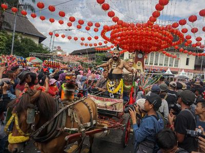 Melihat Kemeriahan Grebeg Sudiro di Solo