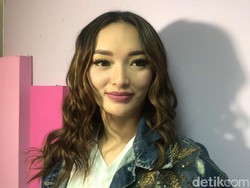Zaskia Gotik Belum Mau Blak-blakan soal Pernikahannya