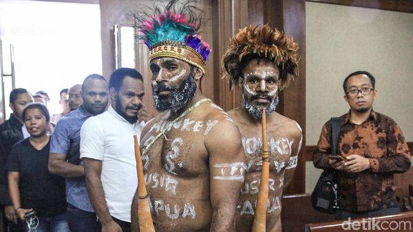 Sidang Bendera Bintang Kejora, 2 Terdakwa Ngotot Pakai Koteka