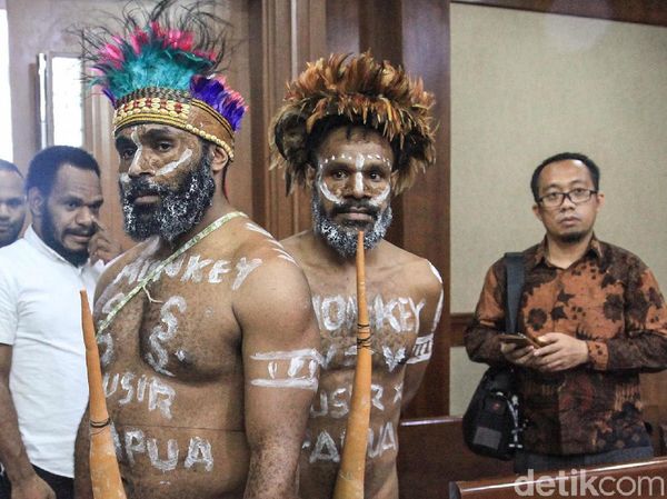 Sidang Bendera Bintang Kejora, 2 Terdakwa Ngotot Pakai Koteka