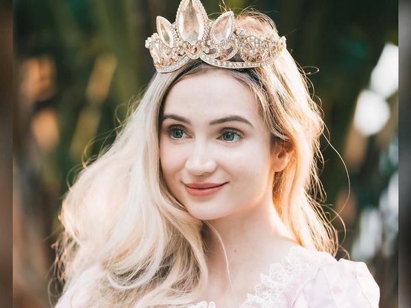 Penampilan Wanita yang Seperti Princess, Habiskan Rp 191 Juta Beli Kostum