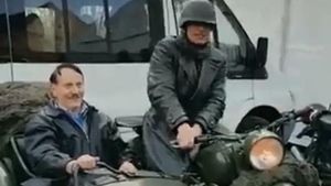 Dicari Polisi, Ini Penampakan Biker Bergaya Pemimpin Nazi