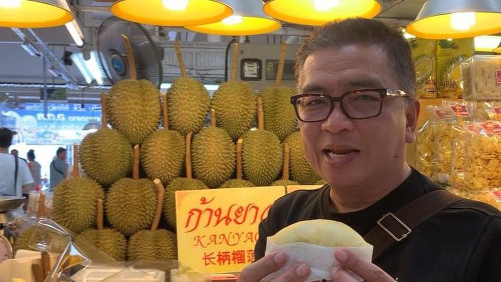 Doyan Makan Durian hingga Bubur, Momen Seru Helmy Yahya Saat Wisata Kuliner