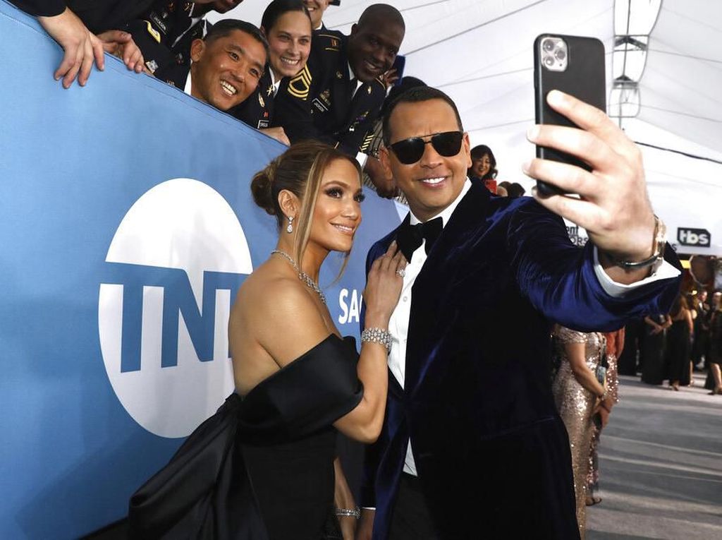 Jennifer Lopez-Ben Affleck Resmi Menikah, Alex Rodriguez Sibuk Lakukan Ini