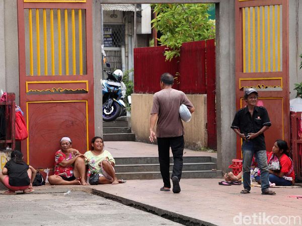 Jelang Imlek, Pemburu Angpao Mulai Padati Petak Sembilan