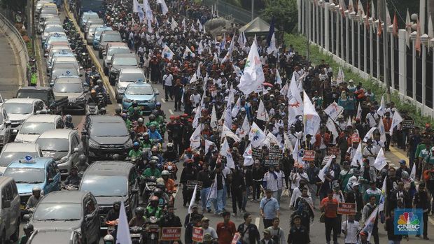 Bikin Buruh Marah, Apa Sih Omnibus Law Jokowi?