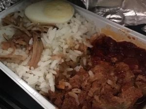 Sebut Nasi Lemak Buruk Rasanya, Wanita Ini Dikecam Netizen Malaysia