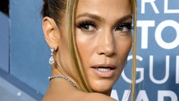 Pssst! Ini Bocoran Nomor Telepon Artis Hollywood, John Legend sampai J.Lo