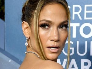 Pssst! Ini Bocoran Nomor Telepon Artis Hollywood, John Legend sampai J.Lo