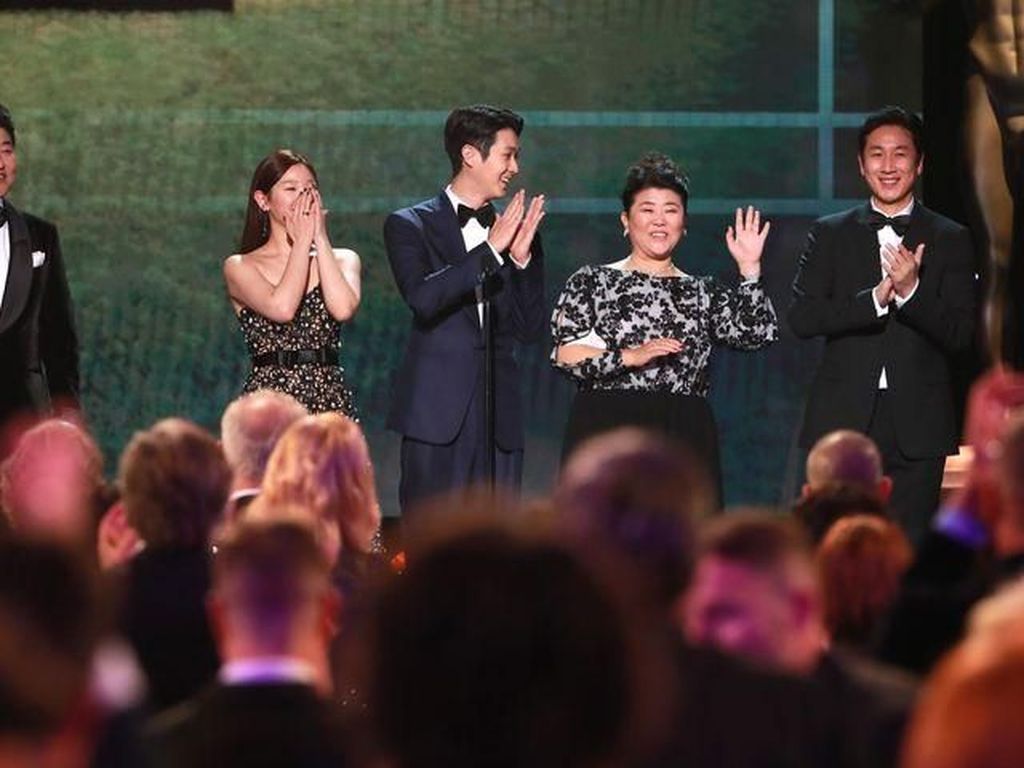 Menang Lagi, Parasite Buat Sejarah di SAG Awards 2020 Menang Lagi, Parasite Buat Sejarah di SAG Awards 2020