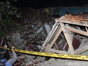 Duar! Ledakan Tabung Gas Hancurkan Rumah di Cimahi