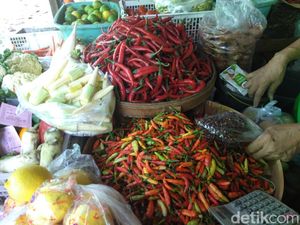 Ini yang Bikin Harga Cabai Betah di Rp 100.000/Kg Ini yang Bikin Harga Cabai Betah di Rp 100.000/Kg