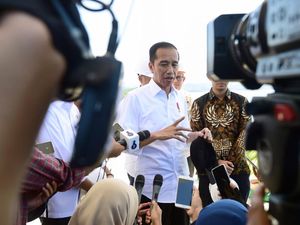 Kenangan Jokowi Berantakannya Pabrik Kapal Selam PAL 5 Tahun Lalu