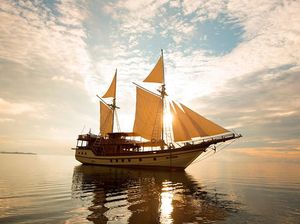 Ini Kapal Phinisi Mewah yang Dinaiki Jokowi di Labuan Bajo