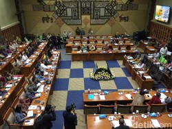 Menkes Terawan Rapat di DPR, Bahas Kenaikan Iuran BPJS Kesehatan