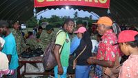 Satgas Pamtas RI-PNG Gelar Pasar Murah di Papua
