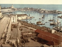 Tentang Foto Berwarna Langka Afrika Utara