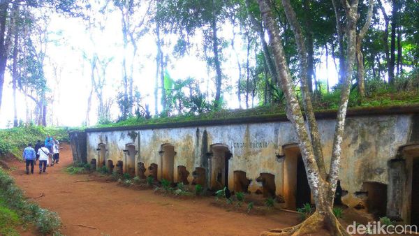 Foto: Benteng Bersejarah di Tengah Hutan Sumedang
