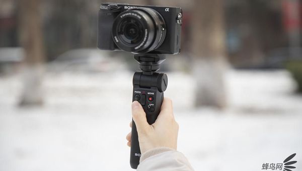 Sony GP-VPT2BT, Tongsis yang Bantu Vlog Lebih Mudah