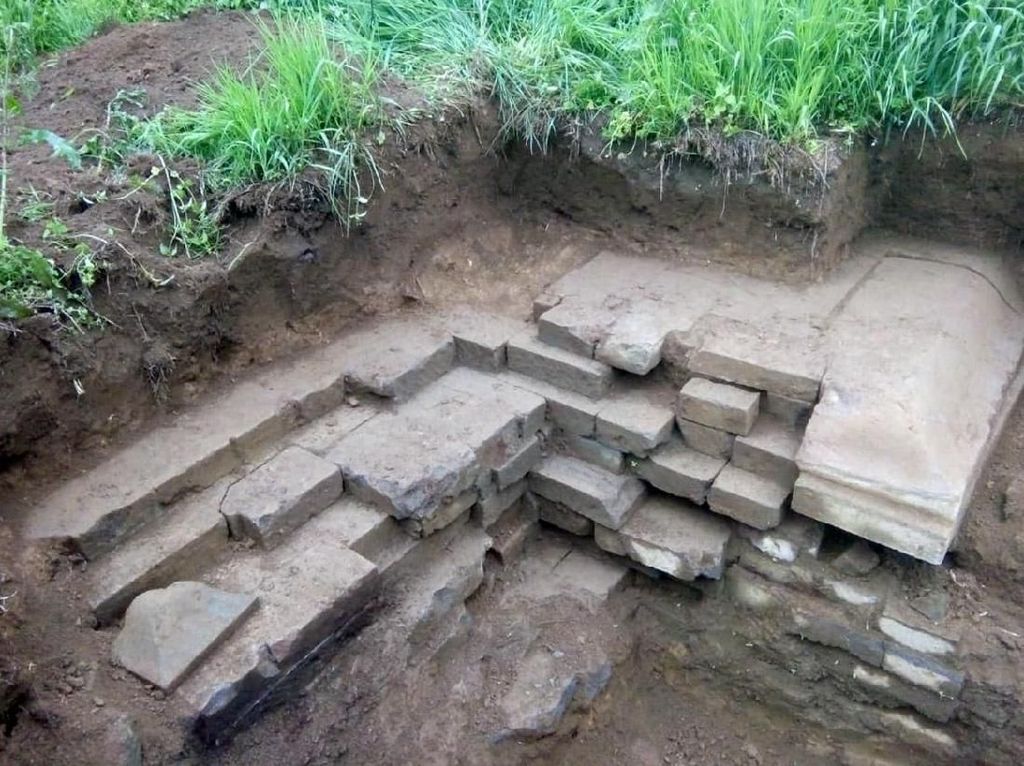 BPCB Diminta Segera Ekskavasi Candi di Galian Septic Tank BPCB Diminta Segera Ekskavasi Candi di Galian Septic Tank
