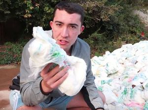 YouTuber Dikecam Pakai 1 Juta Lembar Tisu Buat Serap Air Kolam Demi Konten