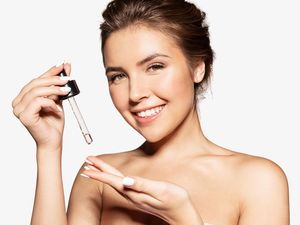 Opsi 7 Serum untuk Kulit Berminyak dan Berjerawat dari Brand Lokal Opsi 7 Serum untuk Kulit Berminyak dan Berjerawat dari Brand Lokal