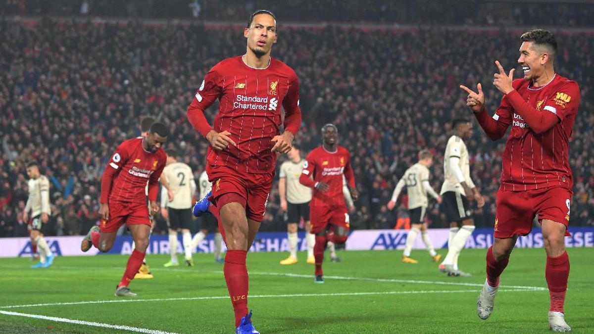 Gol Virgil van Dijk dan Mohamed Salah menangkan Liverpool atas Man Utd (Foto: Photo by Michael Regan/Getty Images)