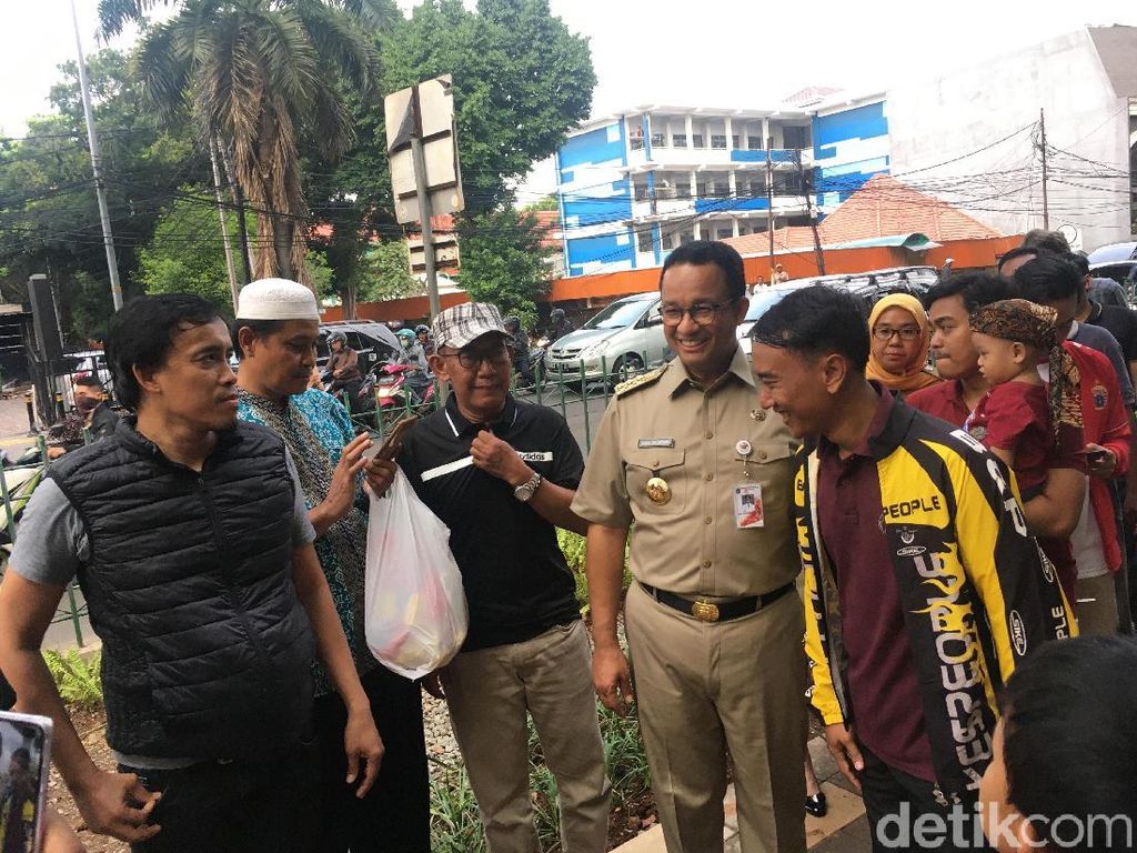 Jokowi Minta Pelebaran Sungai, Anies Mau Bebaskan Lahan Bantaran Kali?