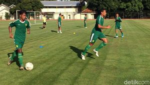Latihan Persebaya Surabaya Masih Tanpa Osvaldo Haay