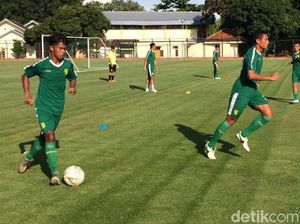 Latihan Persebaya Surabaya Masih Tanpa Osvaldo Haay