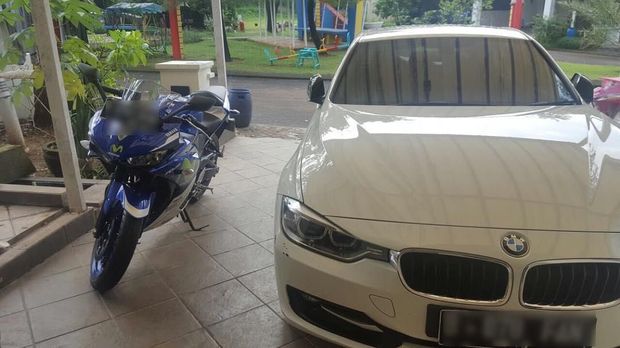 Mobil dan motor milik Fanni Aminadia