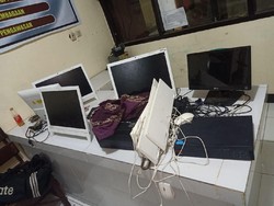 Bobol SMK di Lombok, 2 Pria Ini Curi Komputer hingga Medali Karate