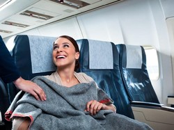 Pramugari Peringatkan soal Selimut Gratis di Pesawat: Pilih-pilih, Lihat Kemasan