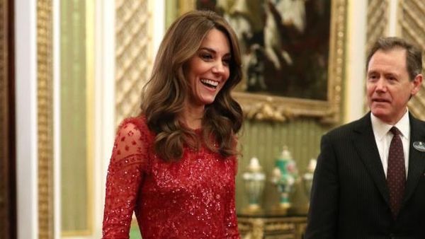 Pasca-Megxit, Kate Middleton Anggun Pakai Gaun Merah Rp 7 Jutaan