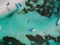 Ibu dan Anak Terdampar Usai Diving, Kapalnya Tiba-tiba Hilang