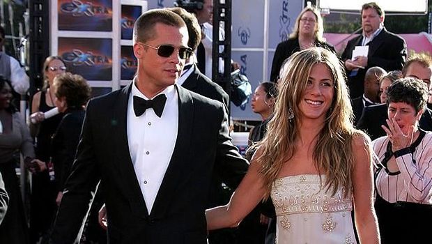 371747 01: Brad Pitt & Jennifer Aniston attending the Los Angeles Premiere of the new movie 