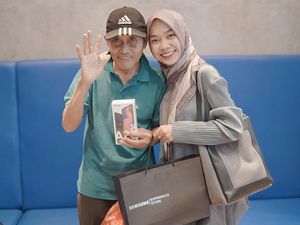 Cerita Haru Hijabers Bantu Driver Ojol 68 Tahun Dapatkan Donasi Rp 100 Juta Cerita Haru Hijabers Bantu Driver Ojol 68 Tahun Dapatkan Donasi Rp 100 Juta