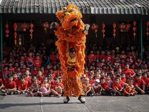 Asal-usul Barongsai, Sejarahnya Masuk Indonesia dan Maknanya Asal-usul Barongsai, Sejarahnya Masuk Indonesia dan Maknanya