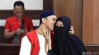 Didampingi Istri, Pria Pengancam Penggal Jokowi Jalani Sidang