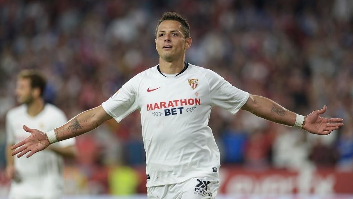 Javier Chicharito Hernandez bergabung LA Galaxy. (Foto: CRISTINA QUICLER / AFP)