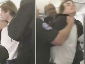 Heboh Penumpang Mabuk Berat, Mau Buka Celana di Pesawat