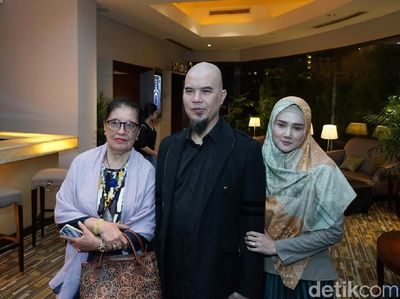 Didampingi Mulan Jameela, Ahmad Dhani Saksikan Film Al Ghazali
