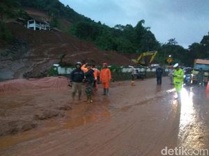 Longsor di Jalur Sumedang-Garut, Akses Jalan Sempat Tertutup