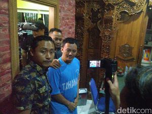 Raja Agung Sejagat Akui Tak Ada Hubungan dengan Keraton Mana Pun Raja Agung Sejagat Akui Tak Ada Hubungan dengan Keraton Mana Pun