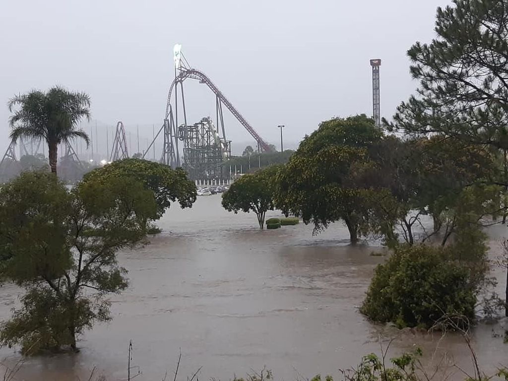 Kebanjiran, Sejumlah Taman Rekreasi Australia Tutup