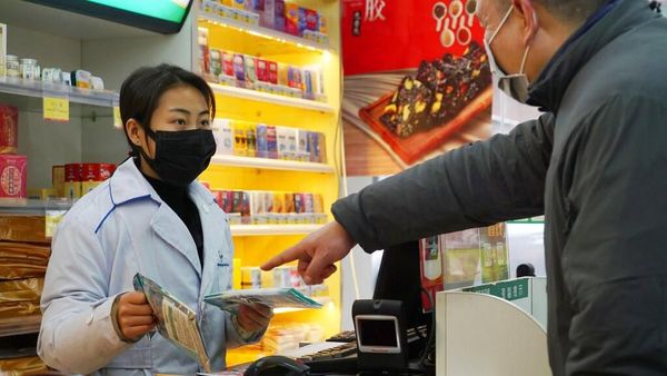 Warga China Borong Masker untuk Antisipasi Virus Corona