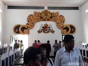 Begini Bagian Dalam Bangunan Keraton Agung Sejagat