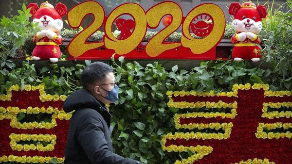 Warga China Ramai-ramai Pakai Masker untuk Antisipasi Virus Corona