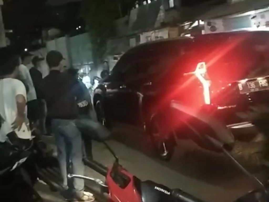 Penjelasan Polisi soal Insiden SUV Lindas Pria di Bandung Penjelasan Polisi soal Insiden SUV Lindas Pria di Bandung